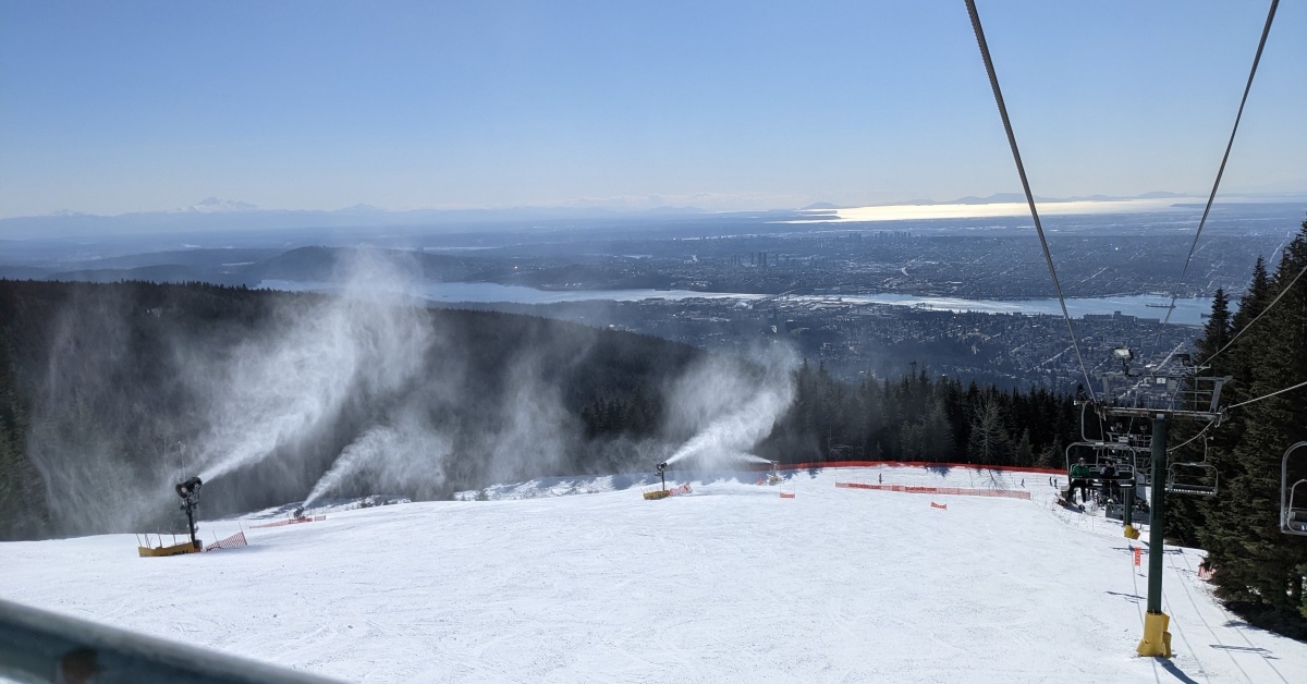 2022-03-09 Grouse mountain snow report