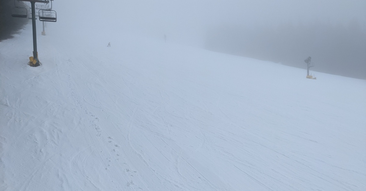 2022-04-04 Grouse mountain snow report