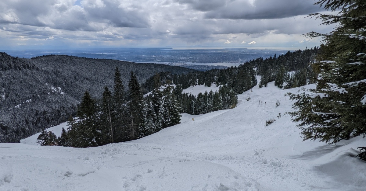 2022-04-13 Grouse mountain snow report