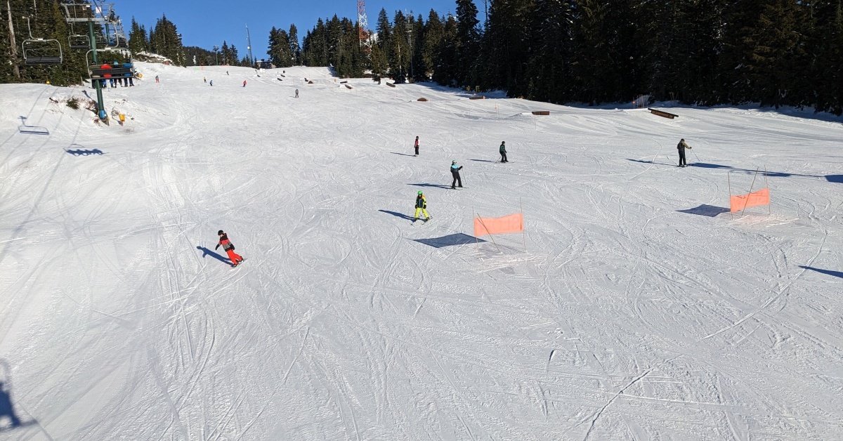 2022-12-16 Grouse mountain snow report