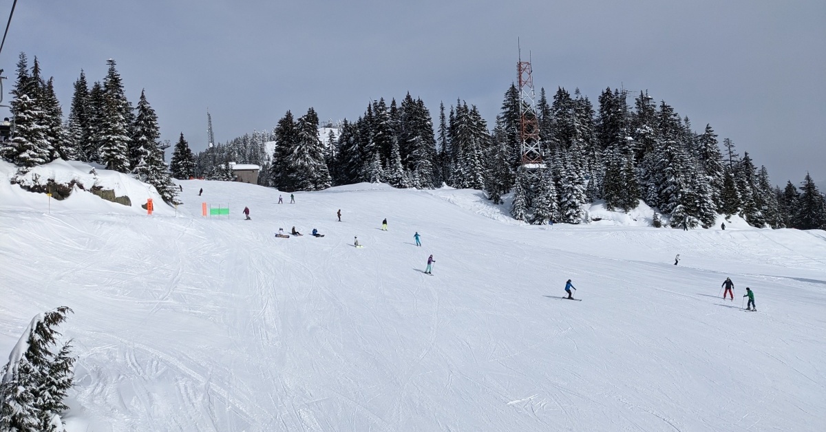 2023-02-22 Grouse mountain snow report