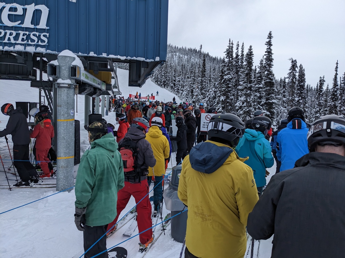 2023-04-17 Whistler Blackcomb mountain snow report