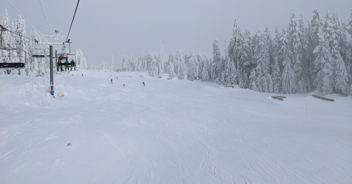 2021-12-15 Grouse mountain snow report
