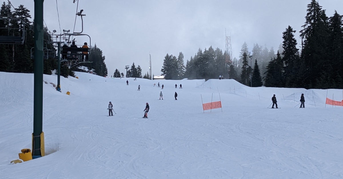 2022-04-22 Grouse mountain snow report