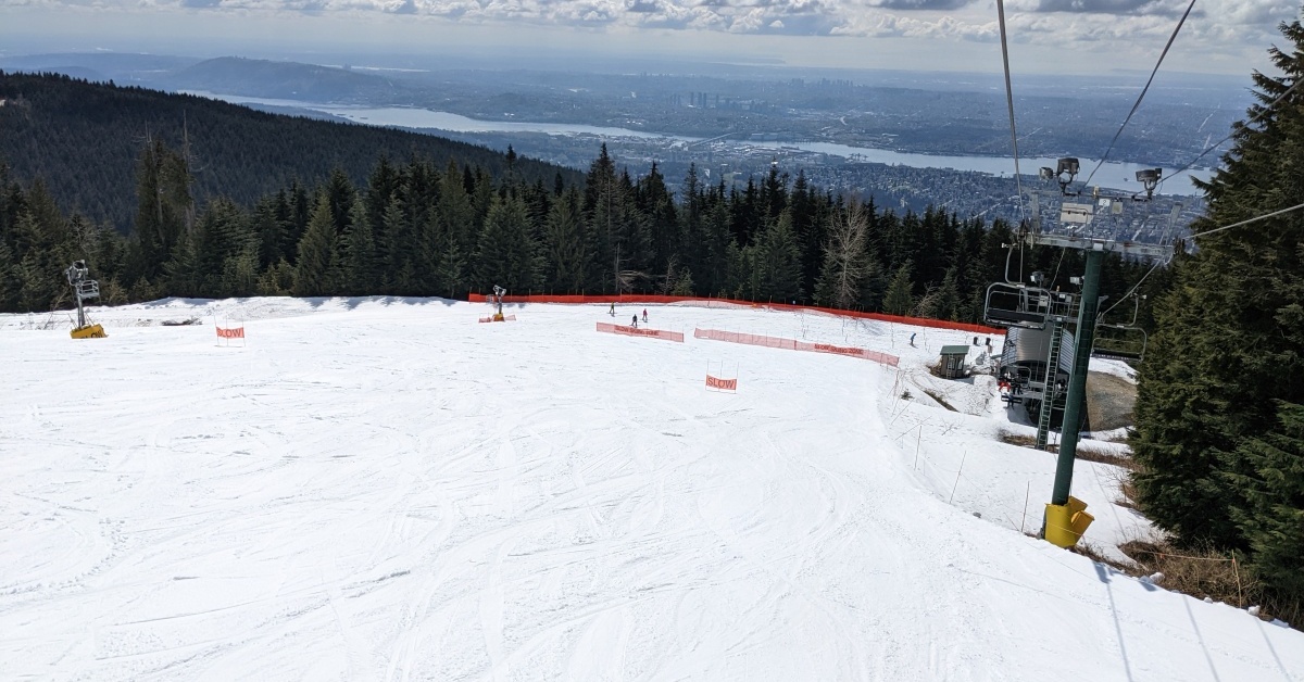 2022-04-28 Grouse mountain snow report