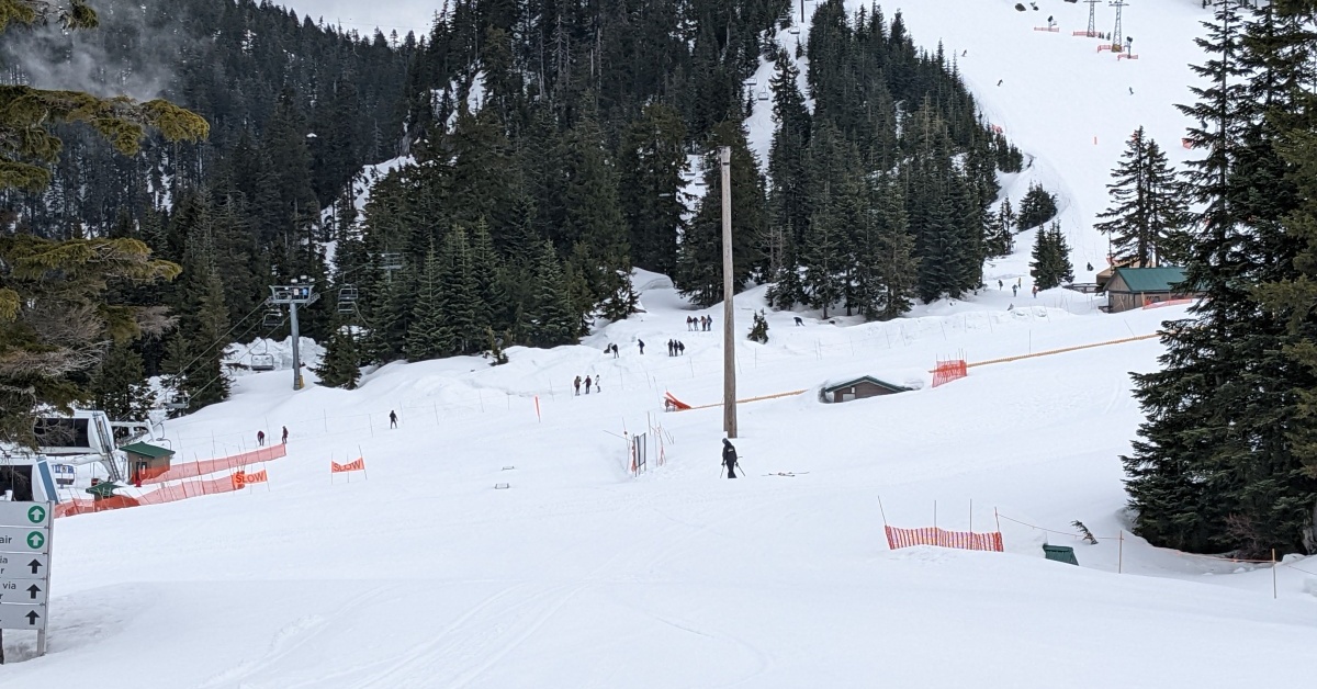 2022-04-29 Grouse mountain snow report