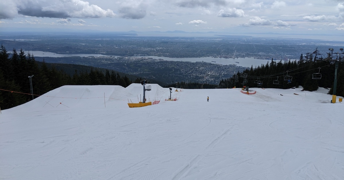 2022-05-11 Grouse mountain snow report