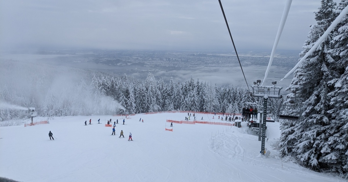 2022-12-19 Grouse mountain snow report