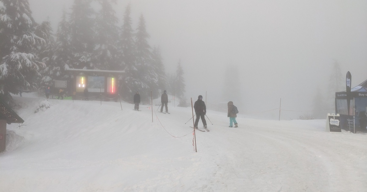 2022-12-30 Grouse mountain snow report