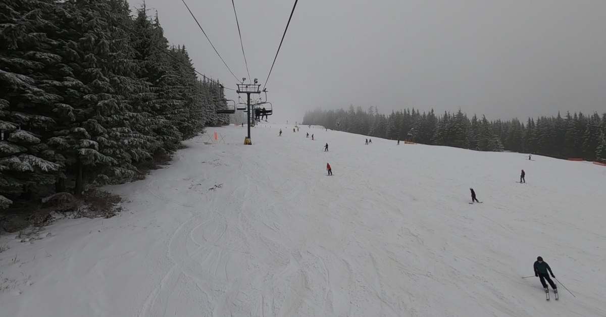 2023-01-03 Grouse mountain snow report