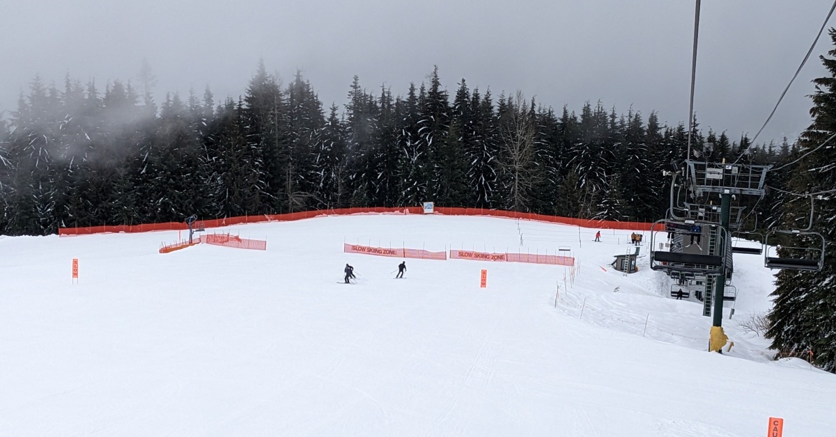 2023-04-04 Grouse mountain snow report